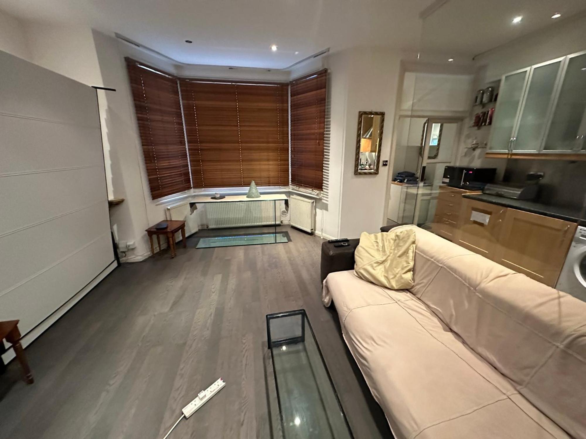 Large Studio Flat In Kensington 런던 외부 사진