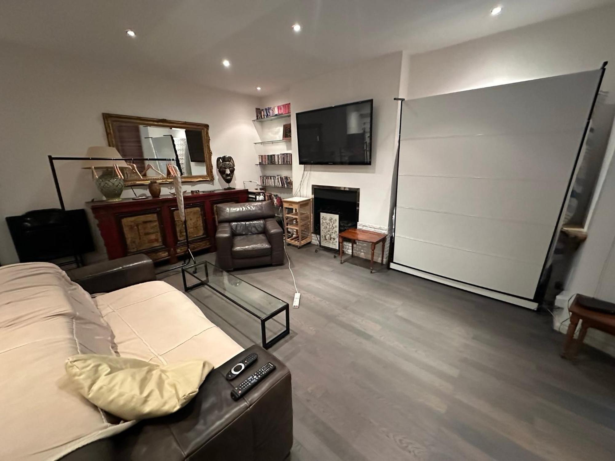 Large Studio Flat In Kensington 런던 외부 사진