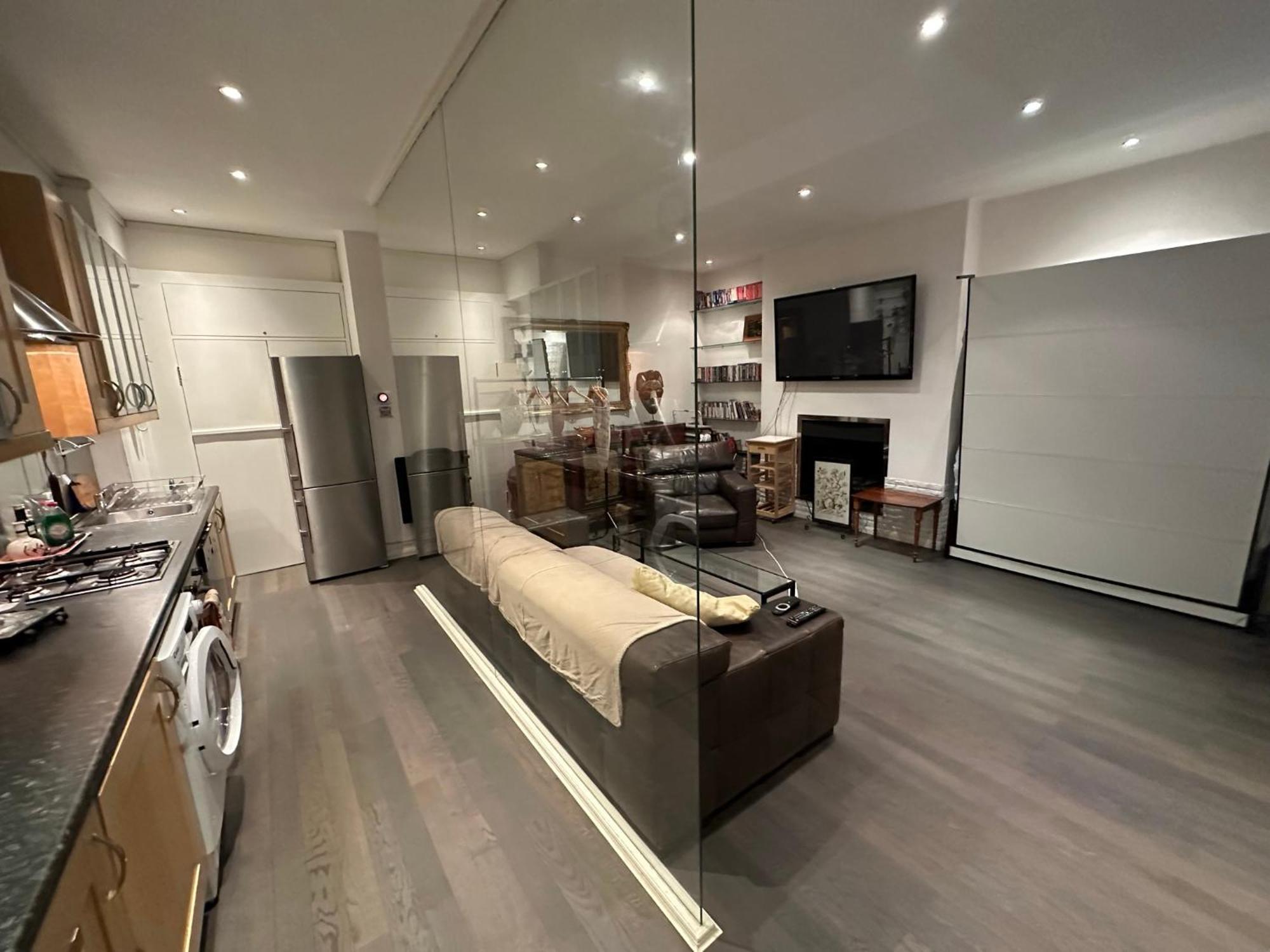 Large Studio Flat In Kensington 런던 외부 사진